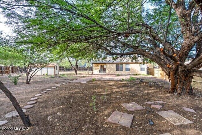 Building Photo - 7221 S Camino Alegre