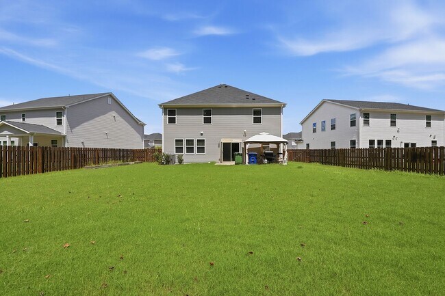 Building Photo - 313 Summer Ranch Dr