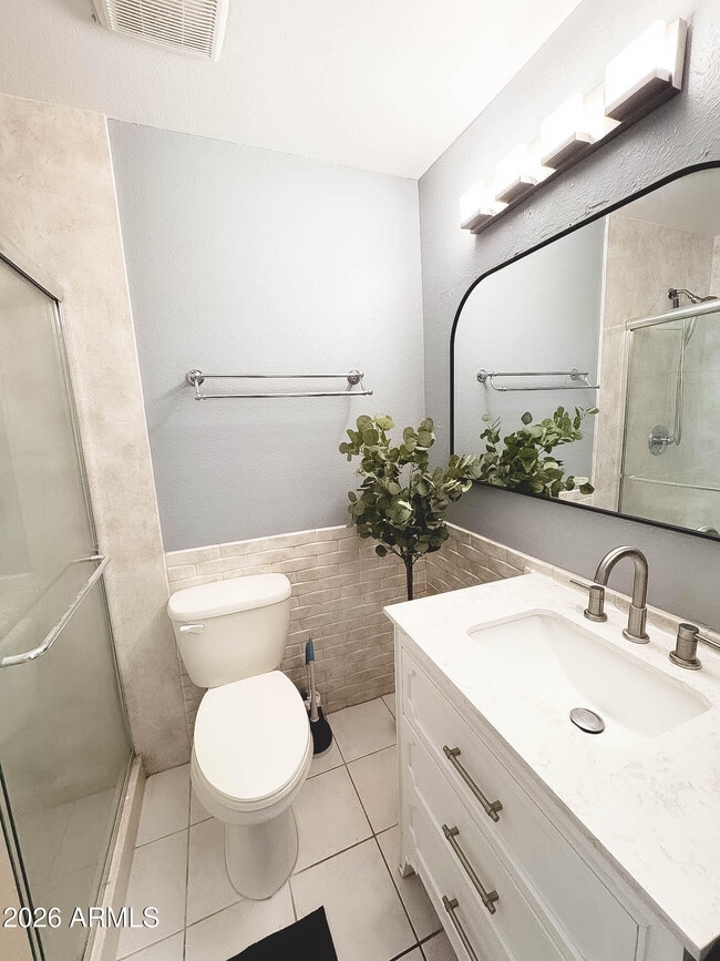 Building Photo - 8055 E Thomas Rd