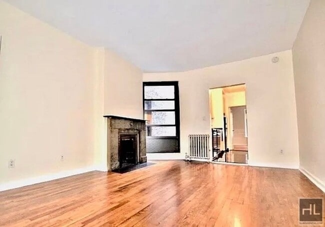 Building Photo - 152-156 E 84th St