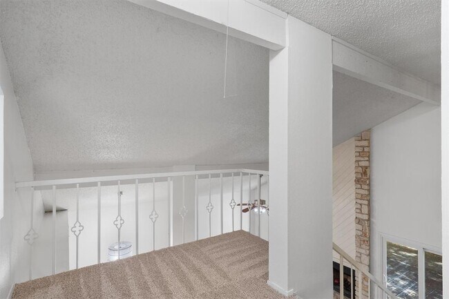 Building Photo - 3610 Fleetwood Dr