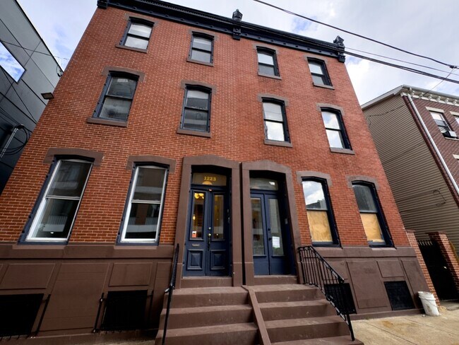 Building Photo - 1223 N Franklin St