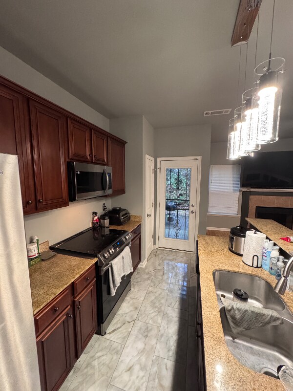 Building Photo - 526 Tufton Tr