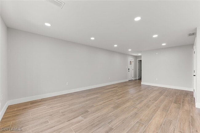 Building Photo - 1890 Bald Eagle Dr