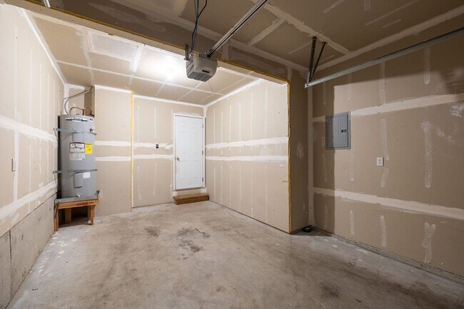 Building Photo - 326 S Thierman Rd