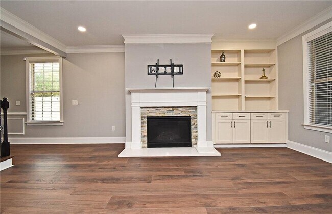 Building Photo - 2625 Hickory Hill Dr