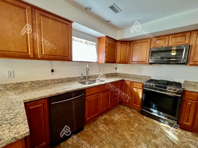 Building Photo - Home for Rent in New Castle - Water, Sewer...