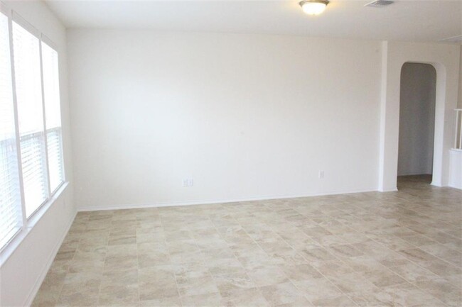 Building Photo - 1708 Uhland Dr