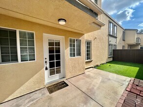 Building Photo - Beautiful 2B/2BA Condo in Clairemont w/ Pr...