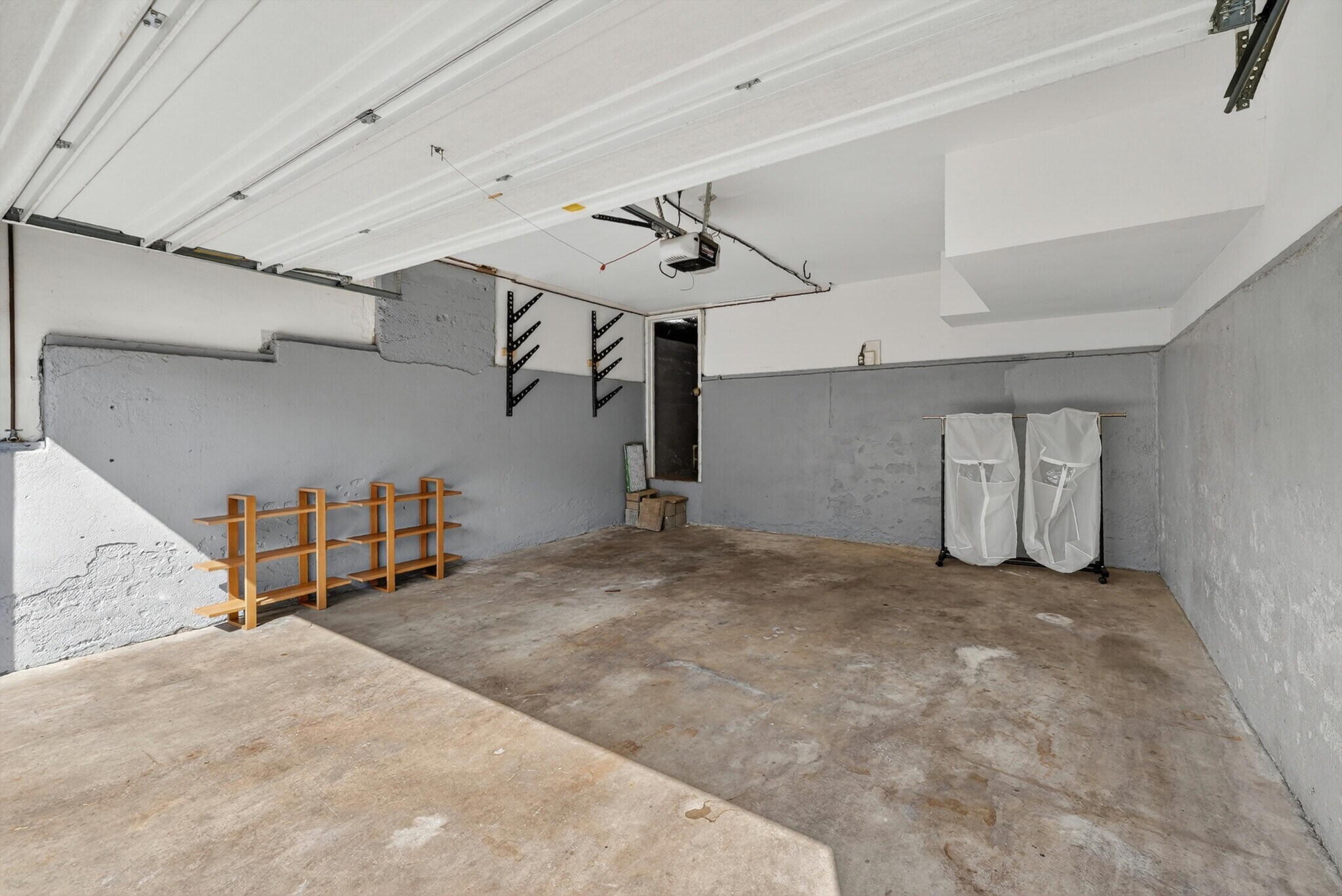 Building Photo - 1515 Rendall Pl