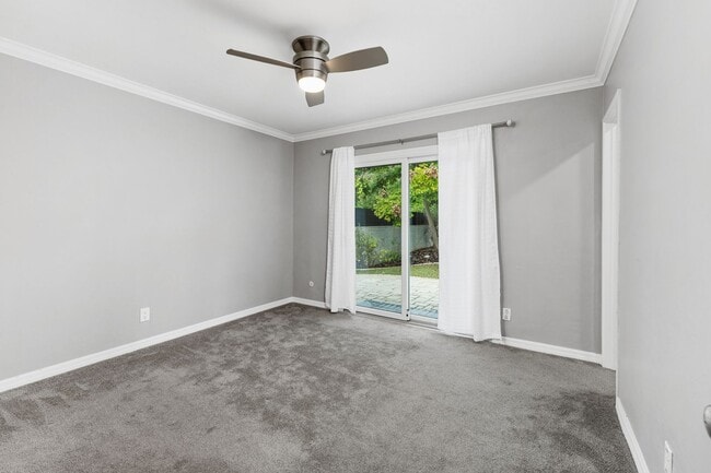 Building Photo - Rare, fully updated, private cul-de-sac one-story single-family house