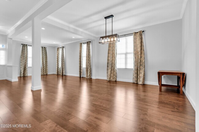 Building Photo - 8 Park Ridge Way