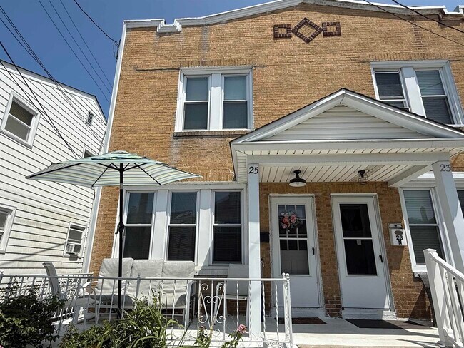 Building Photo - 25 N Marion Ave