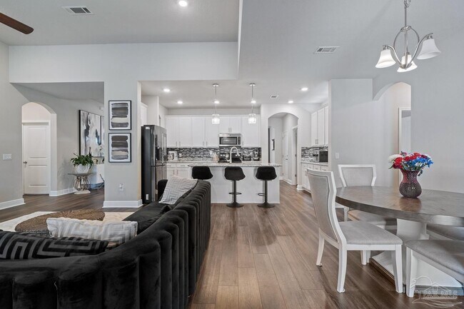 Building Photo - 3552 Pelican Bay Cir