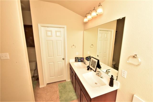 Building Photo - 3217 Jackal Dr