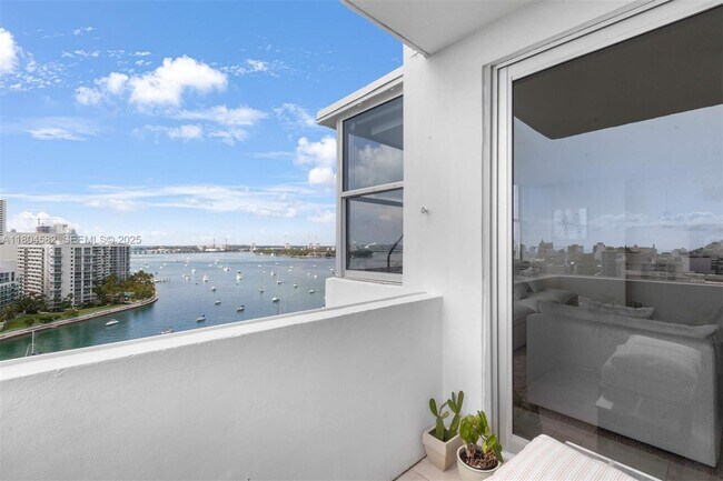 Building Photo - 20 Island Ave