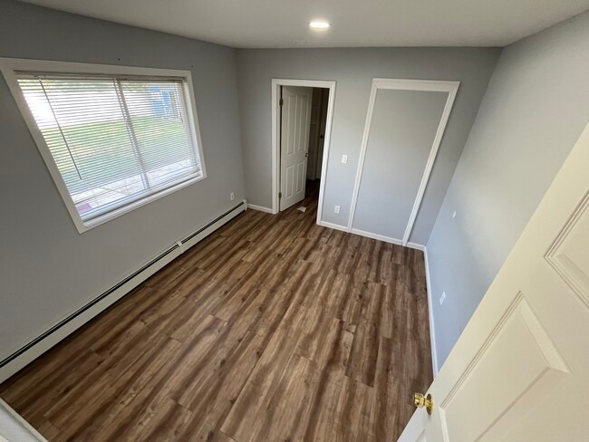 Building Photo - 33 Country Greens Dr