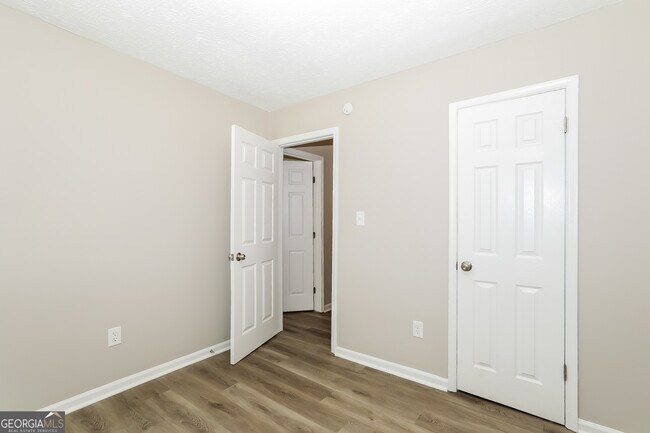 Building Photo - 1743 Hunting Creek Ln SE