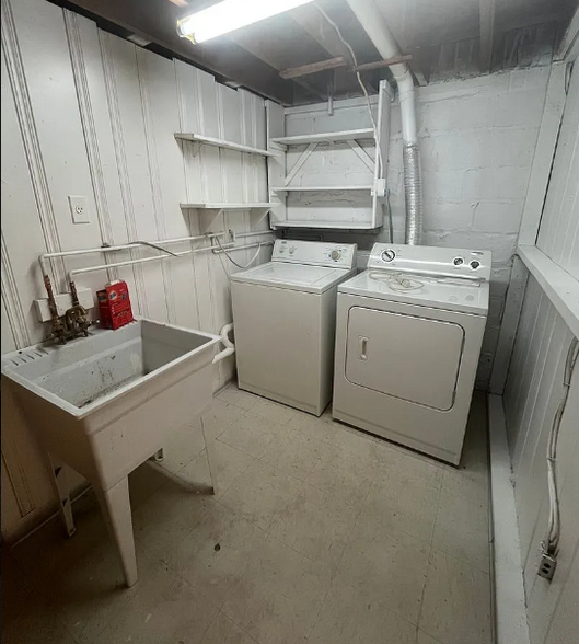 Building Photo - 3239 Martha Custis Dr