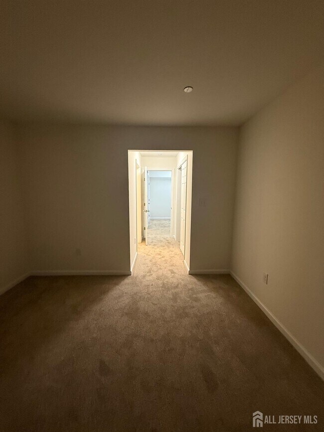 Building Photo - 1217 Waterford Dr