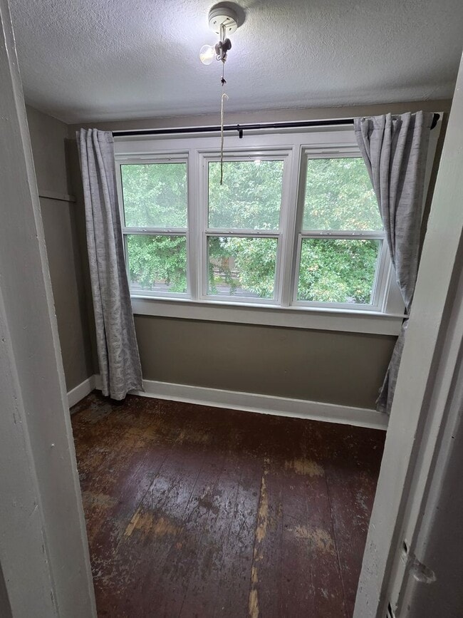 Building Photo - Italian Estates Property Management