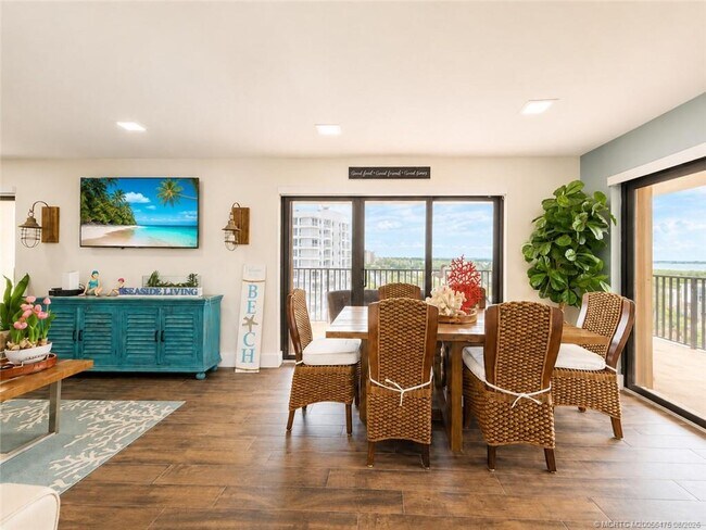 Building Photo - 10044 S Ocean Dr