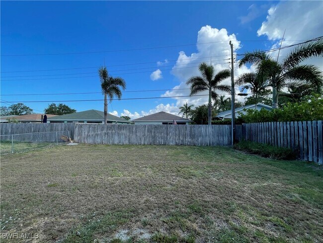 Building Photo - 563 99th Ave N