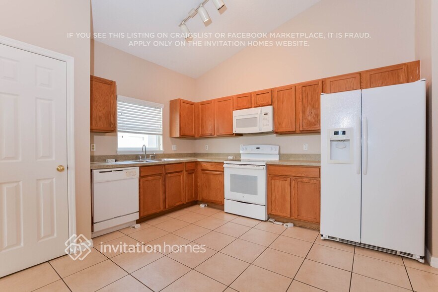 Building Photo - 10837 Leader Ln