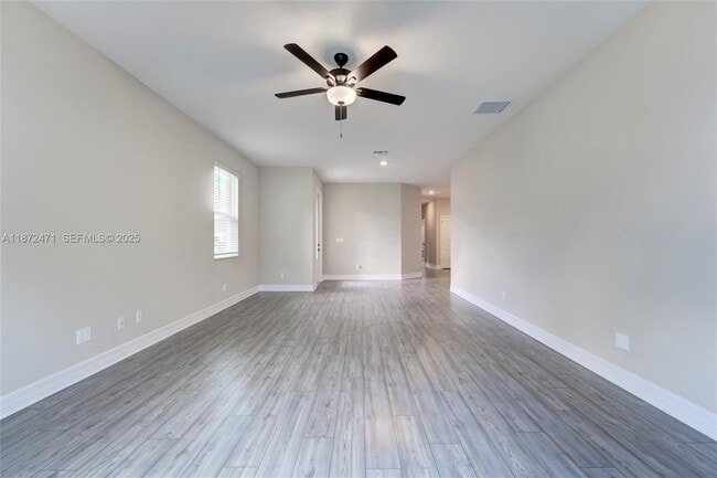 Building Photo - 1734 Party Pl