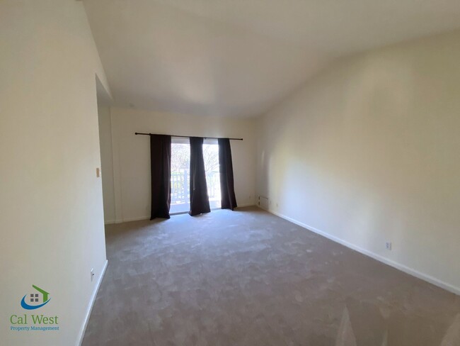 Building Photo - $6995-Amazing 4 Bed/3 Bath Home in Mtn. Vi...