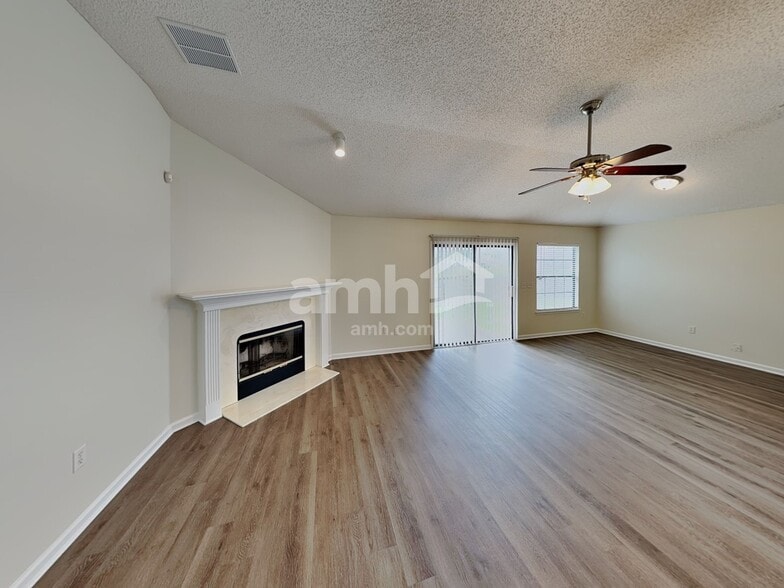 Building Photo - 3747 Alcove Dr