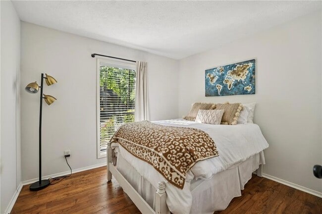 Building Photo - 1602 Cumberland Ct SE