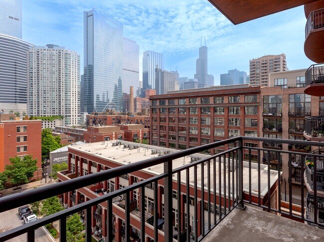 Building Photo - 330 N Jefferson St