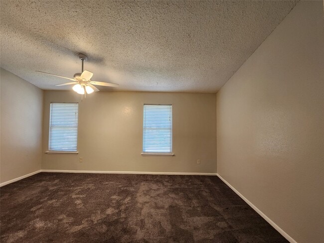 Building Photo - 17742 Kings Park Ln