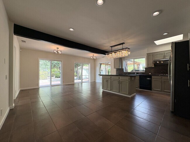 Building Photo - Exceptional Estate with Main Residence, Two ADUs & Office