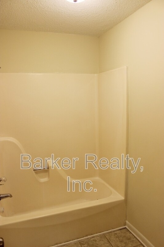 Building Photo - 203-2D E. Ransom Street