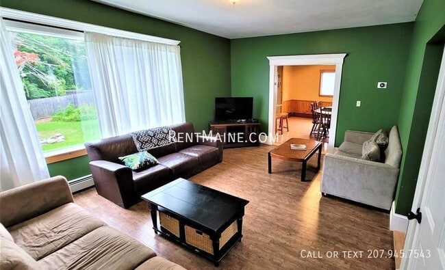 Building Photo - 180 Fourth St.