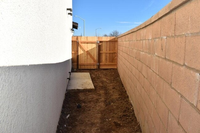 Building Photo - 1316 eagle crest court