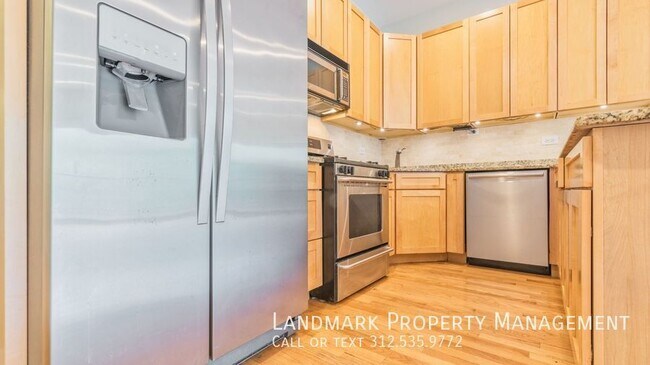 Building Photo - 1524 North Bosworth-Unit 2