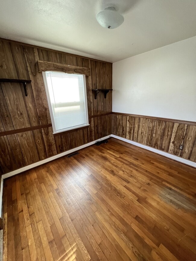 Building Photo - 228 E Madison Ave