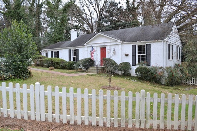 Building Photo - 388 Collier Rd NW