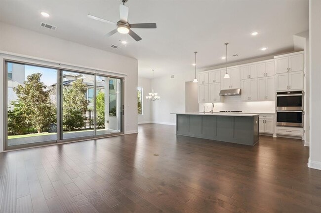 Building Photo - 19304 Summit Glory Trl