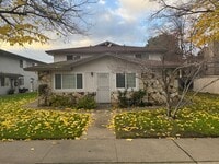 Building Photo - Nicely updated Mequon Condo