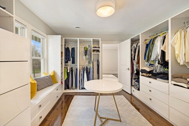 Building Photo - 4445 N Frederick Ave