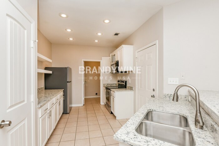 Building Photo - 5933 Houghton Ave