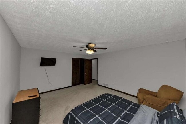 Building Photo - 3215 Redona Dr