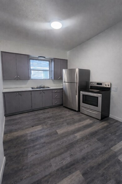 Building Photo - 1703 7th Ave