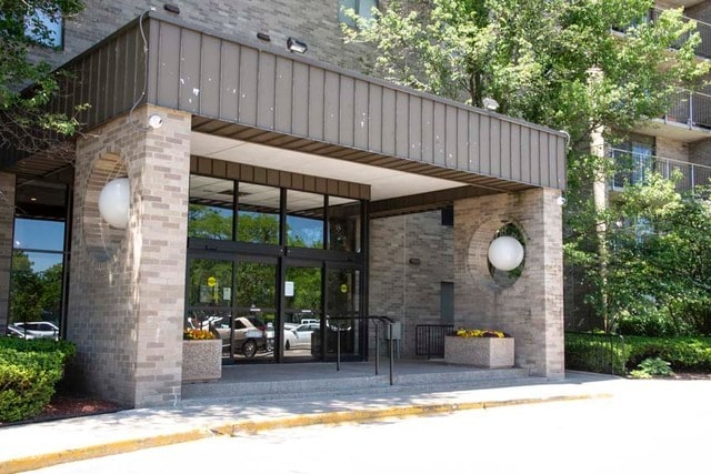 Building Photo - 6340 Americana Dr
