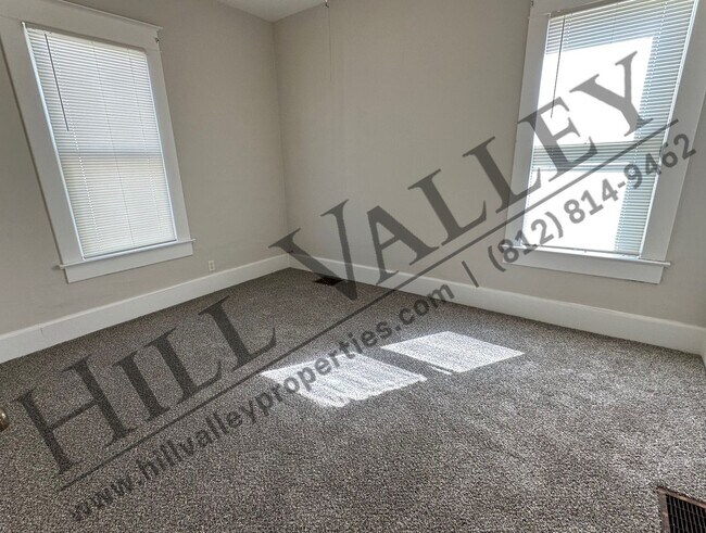Building Photo - Two bedroom home