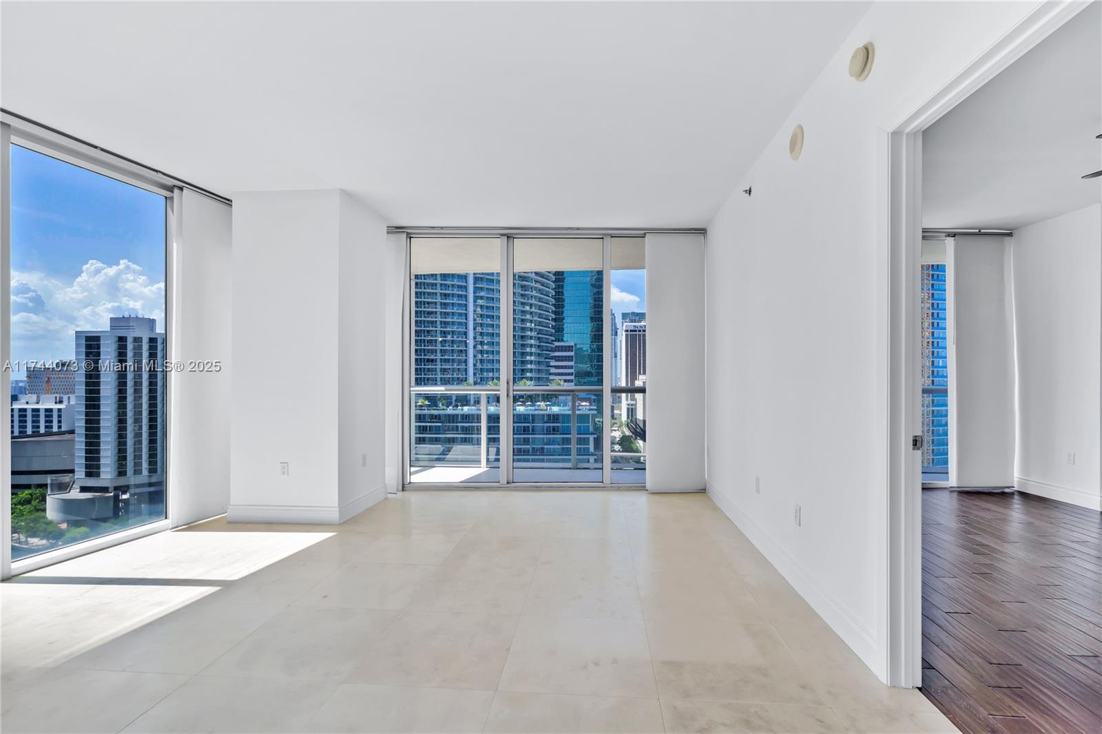 Building Photo - 475 Brickell Ave